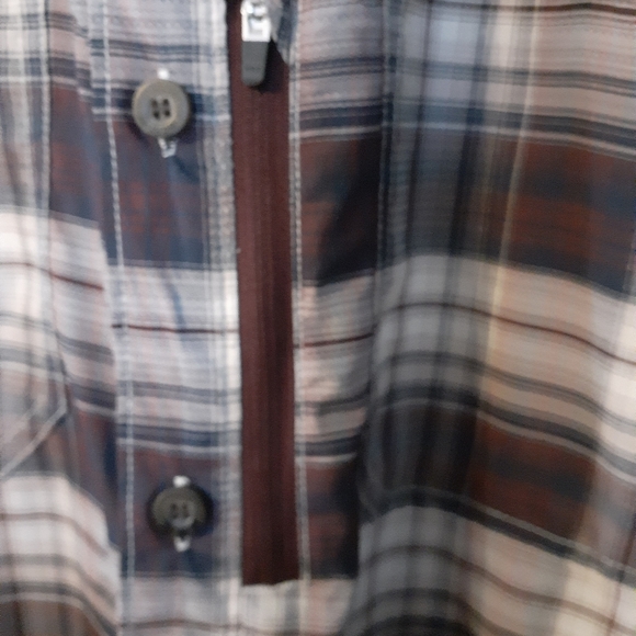 Wind River highly breathable button up - Picture 4 of 8